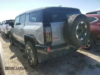 2024 GMC Hummer EV 2X with VIN 1GKB0NDE8RU110722, listed as a Copart auction lot 74670304 with 257 mi miles and Non Repairable. Bid and sale history available at carsss.com. Image 2.