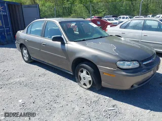 2002 Chevrolet Malibu with VIN 1G1ND52J52M550103, listed as a IAAI auction lot 41500594 with 303,949 mi miles. Bid and sale history available at carsss.com. Image 1.