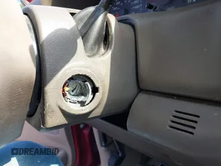 2002 Ford F-250 XL с VIN 1FTNW21F92EC27048, выставлен на аукционе IAAI как лот 42016383 с пробегом 179 671 миль миль и . История ставок и продаж доступна на DreamBid. Изображение 19.