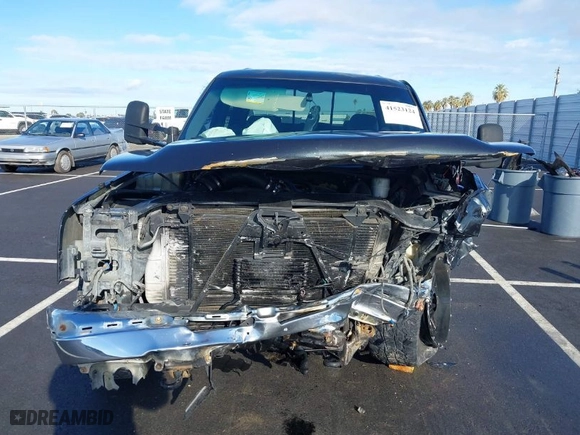 2003 Chevrolet Silverado 2500HD LS with VIN 1GCHK23193F225757, listed as a IAAI auction lot 41523124 with 281,755 mi miles. Bid and sale history available at carsss.com. Image 12.