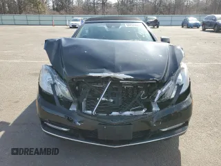 2013 Mercedes-Benz E 350 z VIN WDDKK5KF9DF185188, wystawiony jako Copart lot #52622995 z przebiegiem 89 391 mil mil oraz Szkoda całkowita • Salvage title. Historia ofert i sprzedaży dostępna na DreamBid. Obrazek 5.