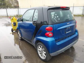 2008 Smart fortwo Pure with VIN WMEEJ31X28K195424, listed as a IAAI auction lot 41789426 with 136,756 mi miles and . Bid and sale history available at DreamBid. Image 3.