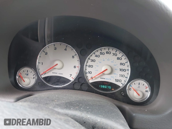 2004 Jeep Liberty Limited z VIN 1J4GL58K74W249983, wystawiony jako IAAI lot #41546908 z przebiegiem 138 075 mil mil oraz . Historia ofert i sprzedaży dostępna na DreamBid. Obrazek 7.