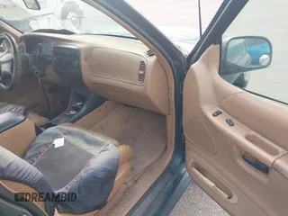 1996 Ford Explorer XL z VIN 1FMDU34X1TUCO1607, wystawiony jako IAAI lot #41182134 z przebiegiem 200 982 mil mil oraz . Historia ofert i sprzedaży dostępna na DreamBid. Obrazek 5.
