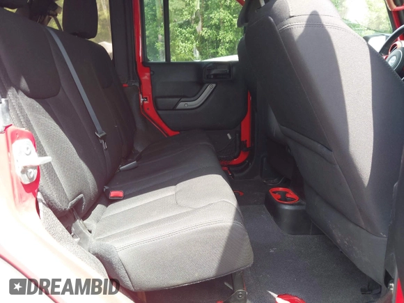 2016 Jeep Wrangler Unlimited Sport z VIN 1C4BJWDG0GL176104, wystawiony jako IAAI lot #42456659 z przebiegiem 116 902 mil mil oraz . Historia ofert i sprzedaży dostępna na DreamBid. Obrazek 8.