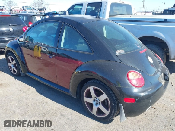 2005 Volkswagen New Beetle Coupe GLS with VIN 3VWCK31C45M404762, listed as a IAAI auction lot 41428782 with 135,706 mi miles. Bid and sale history available at carsss.com. Image 3.