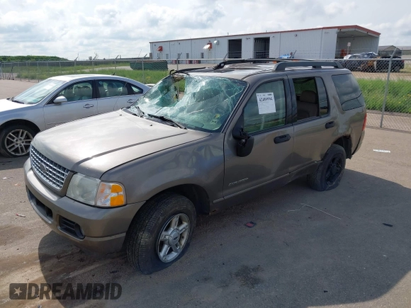 2005 Ford Explorer XLT z VIN 1FMZU73E45UA30741, wystawiony jako IAAI lot #42489994 z przebiegiem Nie podano mil oraz . Historia ofert i sprzedaży dostępna na DreamBid. Obrazek 16.