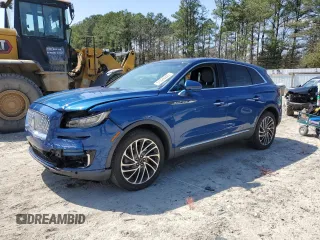 2020 Lincoln Nautilus Reserve z VIN 2LMPJ8KPXLBL11233, wystawiony jako Copart lot #51326025 z przebiegiem Nie podano mil oraz Szkoda całkowita • Salvage title. Historia ofert i sprzedaży dostępna na DreamBid. Obrazek 1.