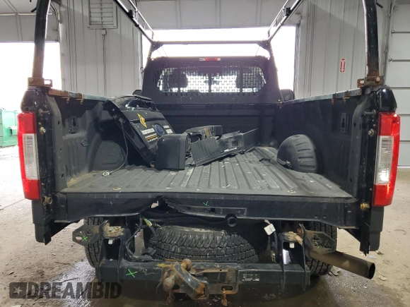 2017 Ford Super Duty F-250 SRW XLT with VIN 1FTBF2B69HEE74192, listed as a Copart auction lot 84031904 with 133,743 mi miles and Salvage Title. Bid and sale history available at carsss.com. Image 6.