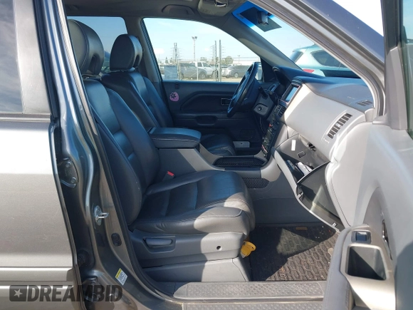 2007 Honda Pilot EX-L with VIN 5FNYF28797B001772, listed as a IAAI auction lot 41320270 with 220,227 mi miles. Bid and sale history available at carsss.com. Image 5.
