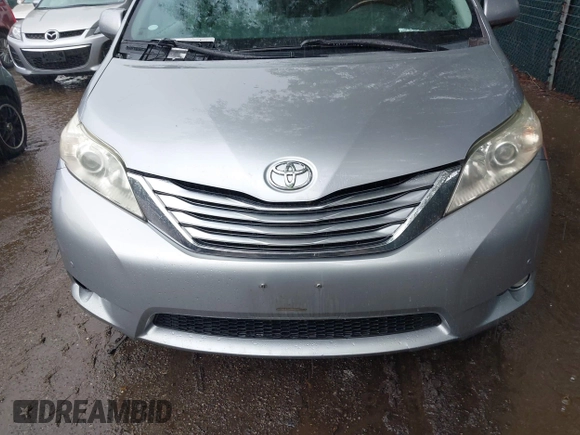 2011 Toyota Sienna XLE z VIN 5TDDK3DC1BS002387, wystawiony jako IAAI lot #42373126 z przebiegiem 279 026 mil mil oraz . Historia ofert i sprzedaży dostępna na DreamBid. Obrazek 6.