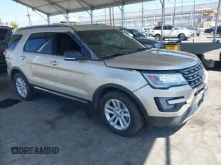 2017 Ford Explorer XLT z VIN 1FM5K7D85HGD89676, wystawiony jako IAAI lot #42313283 z przebiegiem 89 358 mil mil oraz . Historia ofert i sprzedaży dostępna na DreamBid. Obrazek 1.