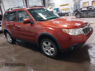 2010 Subaru Forester X Limited с VIN JF2SH6DCXAH700833, выставлен на аукционе IAAI как лот 42220514 с пробегом 102 498 миль миль и . История ставок и продаж доступна на DreamBid. Изображение 1.