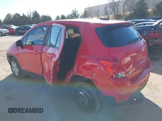 2020 Chevrolet Trax LS with VIN KL7CJKSB7LB352003, listed as a IAAI auction lot 41197201 with 84,000 mi miles. Bid and sale history available at carsss.com. Image 3.