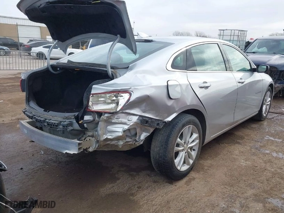 2018 Chevrolet Malibu LT with VIN 1G1ZD5ST8JF263988, listed as a IAAI auction lot 41821778 with 135,924 mi miles. Bid and sale history available at carsss.com. Image 4.