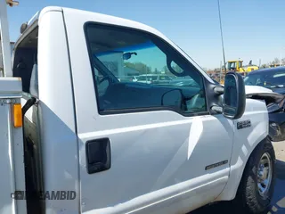 2001 Ford F-250 XL z VIN 1FTNF20F71EC91153, wystawiony jako IAAI lot #41878461 z przebiegiem 312 126 mil mil oraz . Historia ofert i sprzedaży dostępna na DreamBid. Obrazek 13.