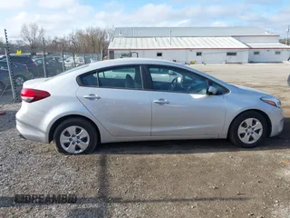 2018 Kia Forte LX with VIN 3KPFK4A77JE226083, listed as a IAAI auction lot 41917920 with 152,803 mi miles. Bid and sale history available at carsss.com. Image 13.