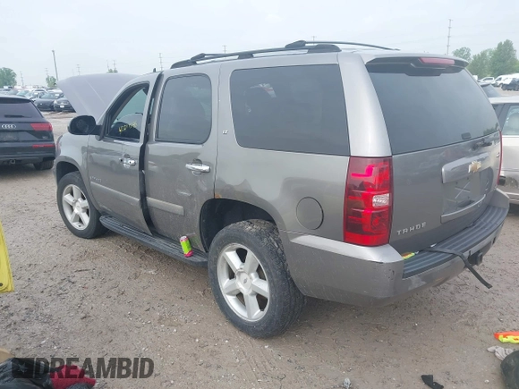 2007 Chevrolet Tahoe LTZ z VIN 1GNFK13047J273945, wystawiony jako IAAI lot #42217598 z przebiegiem Nie podano mil oraz . Historia ofert i sprzedaży dostępna na DreamBid. Obrazek 3.