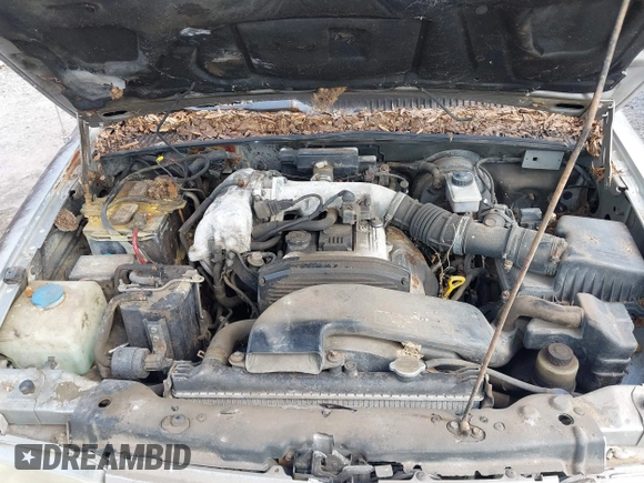 2001 Kia Sportage with VIN KNDJB723115706221, listed as a IAAI auction lot 41562713 with 99,378 mi miles. Bid and sale history available at carsss.com. Image 10.