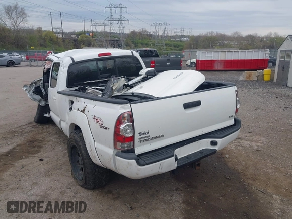 2013 Toyota Tacoma z VIN 5TFMU4FN9DX019465, wystawiony jako IAAI lot #42010194 z przebiegiem 115 812 mil mil oraz . Historia ofert i sprzedaży dostępna na DreamBid. Obrazek 21.