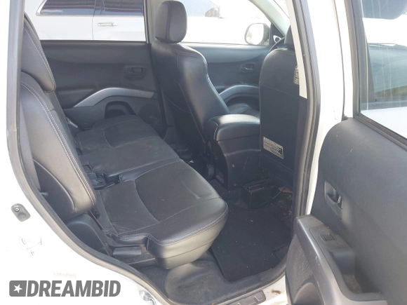 2007 Mitsubishi Outlander XLS z VIN JA4MT41X17Z009981, wystawiony jako IAAI lot #42198456 z przebiegiem 108 947 mil mil oraz . Historia ofert i sprzedaży dostępna na DreamBid. Obrazek 8.