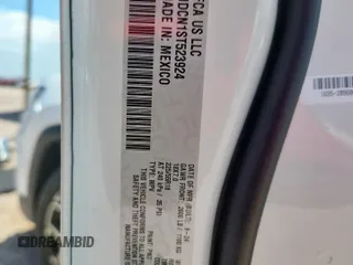 2025 Jeep Compass Limited z VIN 3C4NJDCN1ST523924, wystawiony jako Copart lot #63742705 z przebiegiem 22 210 mil mil oraz Czysty tytuł • Clean title. Historia ofert i sprzedaży dostępna na DreamBid. Obrazek 13.