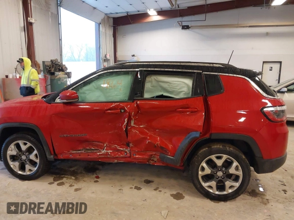 2018 Jeep Compass Limited with VIN 3C4NJDCB4JT113302, listed as a IAAI auction lot 41481864 with 202,510 mi miles and . Bid and sale history available at carsss.com. Image 14.