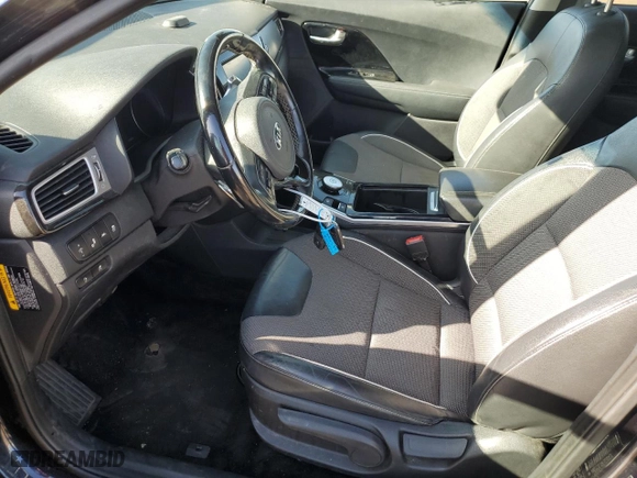 2019 Kia Niro EV EX with VIN KNDCC3LG9K5024415, listed as a Copart auction lot 52917955 with 173,352 mi miles and Clean Title. Bid and sale history available at carsss.com. Image 7.