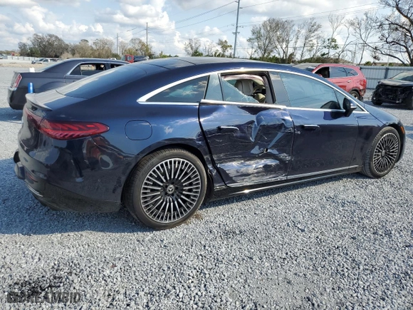 2022 Mercedes-Benz EQS with VIN W1KCG2DB5NA015097, listed as a Copart auction lot 43803595 with NaN miles and Salvage Title. Bid and sale history available at carsss.com. Image 3.