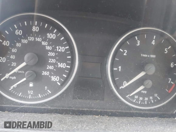 2006 BMW 3 Series 330i с VIN WBAVB33526PS18608, выставлен на аукционе IAAI как лот 42521613 с пробегом Не указан миль и . История ставок и продаж доступна на DreamBid. Изображение 7.