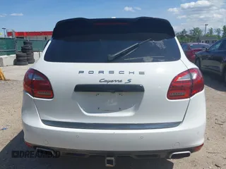 2012 Porsche Cayenne S z VIN WP1AB2A24CLA48791, wystawiony jako IAAI lot #42167069 z przebiegiem 133 819 mil mil oraz . Historia ofert i sprzedaży dostępna na DreamBid. Obrazek 16.