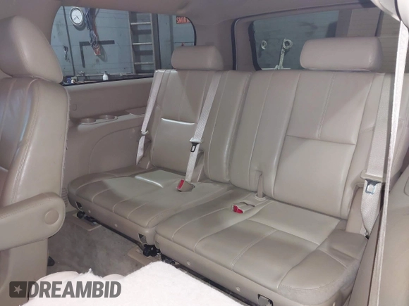 2013 GMC Yukon XL SLT with VIN 1GKS2KE76DR370332, listed as a IAAI auction lot 41646274 with 171,759 mi miles. Bid and sale history available at carsss.com. Image 17.