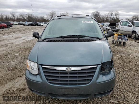 2007 Chrysler Town & Country LWB Touring with VIN 2A4GP54L47R272816, listed as a Copart auction lot 42602425 with 109,938 mi miles and Salvage Title. Bid and sale history available at carsss.com. Image 5.