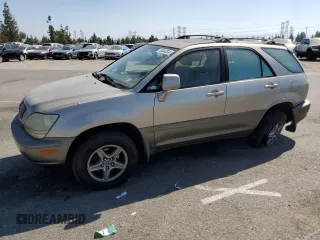 2002 Lexus RX 300 with VIN JTJHF10U020253961, listed as a Copart auction lot 75044084 with 209,552 mi miles and Salvage Title. Bid and sale history available at carsss.com. Image 1.