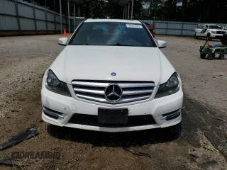 2013 Mercedes-Benz C 300 Sport with VIN WDDGF8AB9DG080980, listed as a Copart auction lot 59307245 with 195,178 mi miles and Salvage title. Bid and sale history available at DreamBid. Image 5.