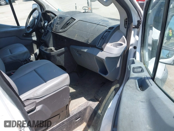2018 Ford Transit z VIN 1FTYE1YM3JKA17396, wystawiony jako IAAI lot #42575062 z przebiegiem 68 063 mil mil oraz . Historia ofert i sprzedaży dostępna na DreamBid. Obrazek 5.