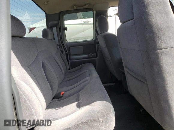 2000 GMC Sierra 2500 SLE z VIN 1GTGK29U1YE324924, wystawiony jako Copart lot #56182795 z przebiegiem 349 358 mil mil oraz Szkoda całkowita • Salvage title. Historia ofert i sprzedaży dostępna na DreamBid. Obrazek 10.