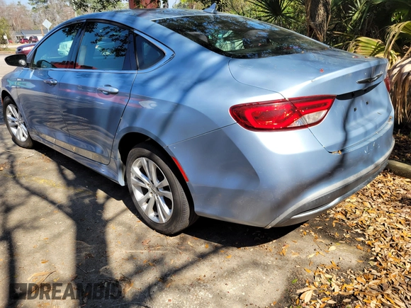 2015 Chrysler 200 Limited z VIN 1C3CCCAB0FN656088, wystawiony jako IAAI lot #41710154 z przebiegiem 154 091 mil mil oraz . Historia ofert i sprzedaży dostępna na DreamBid. Obrazek 3.
