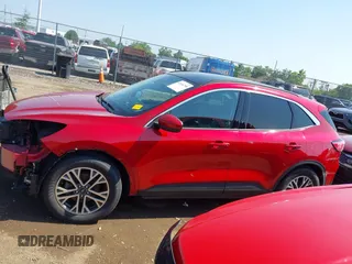 2020 Ford Escape SEL z VIN 1FMCU0H6XLUB62303, wystawiony jako IAAI lot #42646790 z przebiegiem 70 895 mil mil oraz . Historia ofert i sprzedaży dostępna na DreamBid. Obrazek 15.