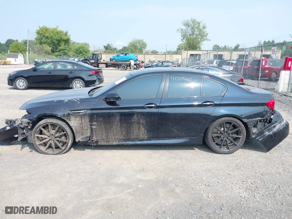 2013 BMW M5 with VIN WBSFV9C56DC772507, listed as a IAAI auction lot 40109662 with 127,881 mi miles. Bid and sale history available at carsss.com. Image 15.
