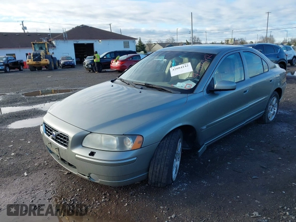 2006 Volvo S60 2.5T with VIN YV1RH592062547178, listed as a IAAI auction lot 42084142 with 145,669 mi miles. Bid and sale history available at carsss.com. Image 2.