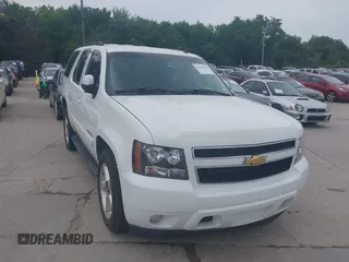 2007 Chevrolet Tahoe LT z VIN 1GNFC13027R112945, wystawiony jako IAAI lot #42178102 z przebiegiem 202 858 mil mil oraz . Historia ofert i sprzedaży dostępna na DreamBid. Obrazek 1.