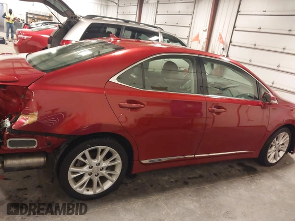 2010 Lexus HS 250h z VIN JTHBB1BA3A2005521, wystawiony jako IAAI lot #41817775 z przebiegiem 233 086 mil mil oraz . Historia ofert i sprzedaży dostępna na DreamBid. Obrazek 13.