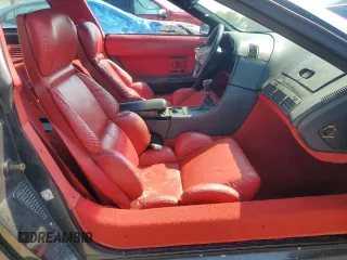 1992 Chevrolet Corvette z VIN 1G1YY23P4N5105420, wystawiony jako Copart lot #65811234 z przebiegiem Nie podano mil oraz Szkoda całkowita • Salvage title. Historia ofert i sprzedaży dostępna na DreamBid. Obrazek 10.