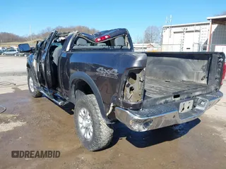 2017 Ram 2500 Tradesman z VIN 3C6UR5CL7HG744722, wystawiony jako IAAI lot #41688819 z przebiegiem 151 250 mil mil oraz . Historia ofert i sprzedaży dostępna na DreamBid. Obrazek 3.