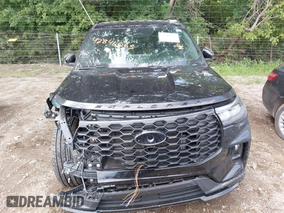 2025 Ford Explorer ST-Line with VIN 1FMUK8KH7SGB38511, listed as a IAAI auction lot 42846565 with 11,936 mi miles and . Bid and sale history available at DreamBid. Image 6.