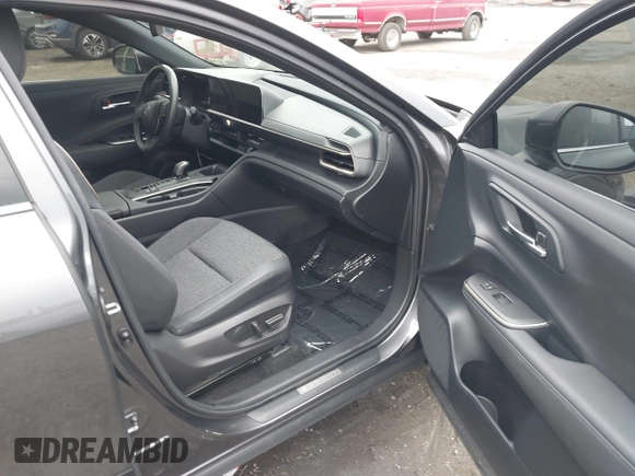 2023 Toyota Crown XLE с VIN JTDAAAAF8P3010262, выставлен на аукционе IAAI как лот 41485203 с пробегом 6 061 миль миль и . История ставок и продаж доступна на DreamBid. Изображение 5.