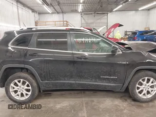 2018 Jeep Cherokee Latitude z VIN 1C4PJMCB9JD572453, wystawiony jako IAAI lot #41471831 z przebiegiem 68 634 mil mil oraz . Historia ofert i sprzedaży dostępna na DreamBid. Obrazek 14.