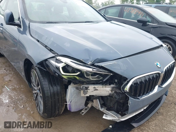 2021 BMW 2 Series 228i xDrive z VIN WBA73AK09M7G52220, wystawiony jako IAAI lot #42403680 z przebiegiem 72 407 mil mil oraz . Historia ofert i sprzedaży dostępna na DreamBid. Obrazek 6.