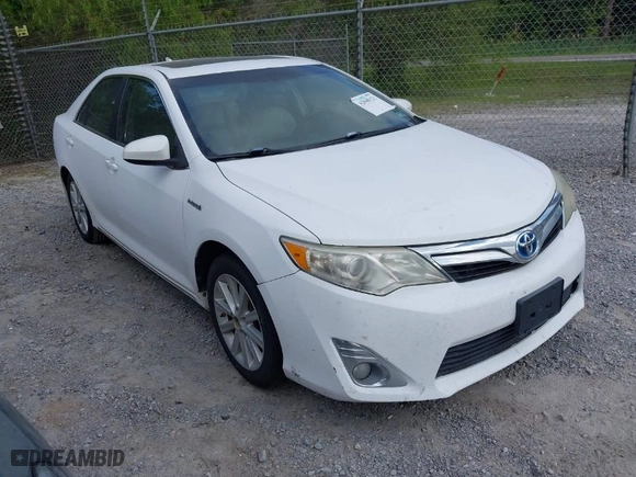 2012 Toyota Camry Hybrid XLE with VIN 4T1BD1FKXCU030157, listed as a IAAI auction lot 42040131 with 237,412 mi miles. Bid and sale history available at carsss.com. Image 1.